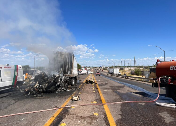 Fatal Accidente Muere Mujer Calcinada Tras Choque De Trailers Canal