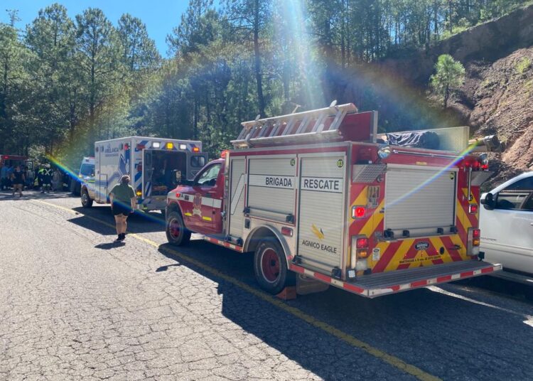 Accidente Carretero En Tomochi Sonora Deja 15 Personas Lesionadas