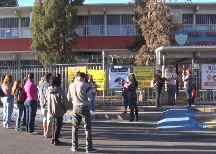 Protesta De Padres En Escuela Por Caso De Agresi N Sexual Canal