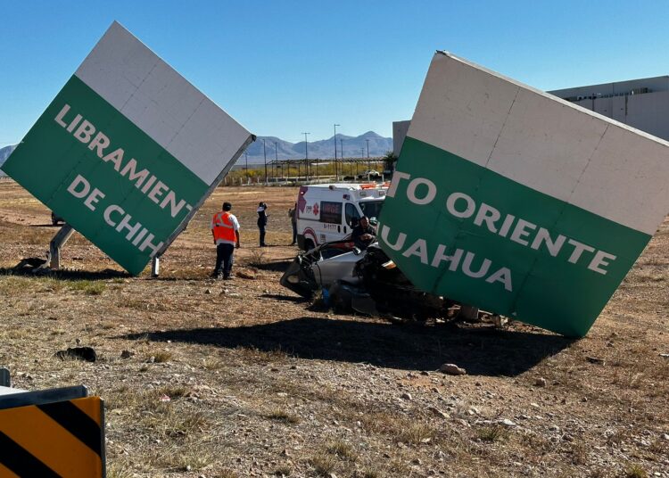 Choque Múltiple Deja Cinco Lesionados Y Dos Personas Atrapadas Dentro De Una Camioneta Canal 0054