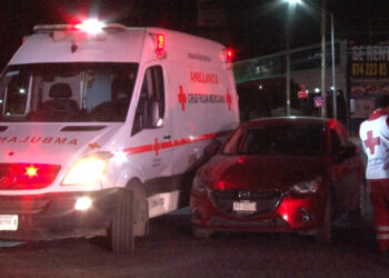 Impacta contra ambulancia en la colonia Santa Rita