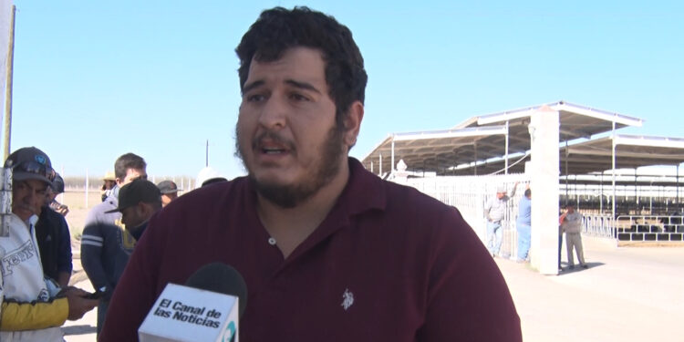 Trabajadores de establo realizan paro laboral en Delicias