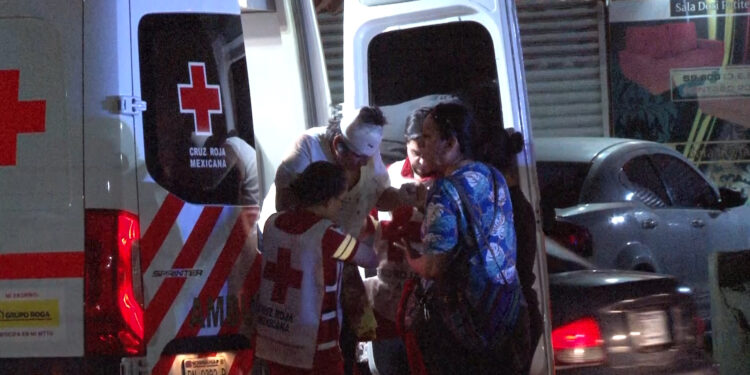 Fuerte choque deja un lesionado en la colonia Villa Nueva