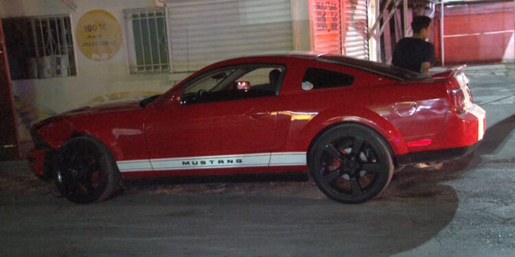 Fuerte choque deja un lesionado en la colonia Villa Nueva