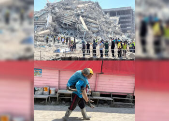 Terremoto en Tailandia deja muertes, derrumbes y caos