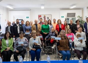 Entregan microcréditos por $130 mil a emprendedores, en Cuauhtémoc