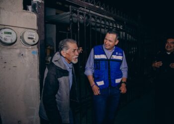 Supervisa Marco Bonilla funcionamiento de lámparas LED en Jardines del Sol