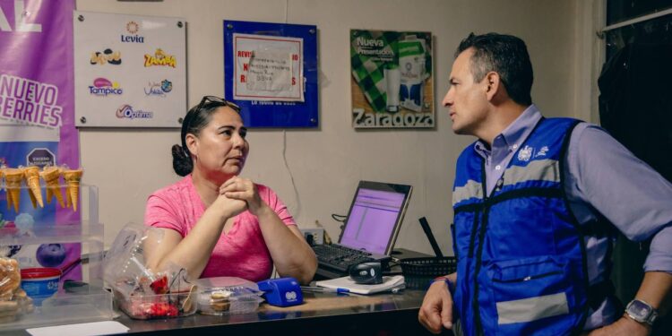 Supervisa Marco Bonilla funcionamiento de lámparas LED en Jardines del Sol