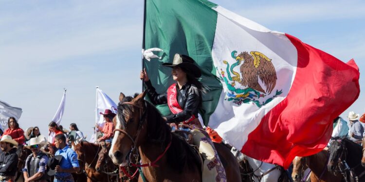 Inauguran la arena de rodeo Centenario Tres Culturas