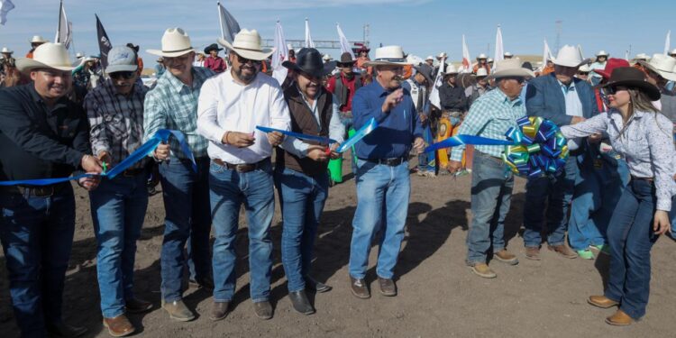 Inauguran la arena de rodeo Centenario Tres Culturas