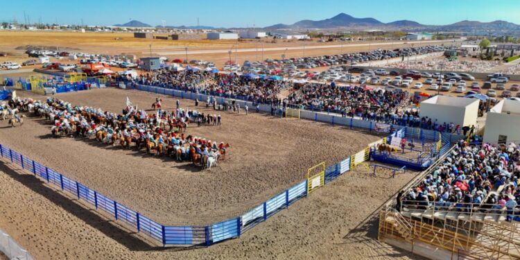 Inauguran la arena de rodeo Centenario Tres Culturas