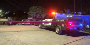 Balean automóvil en domicilio de la colonia Lealtad II