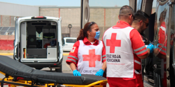 Trasladan en helicóptero a dos lesionados de accidente en Guachochi