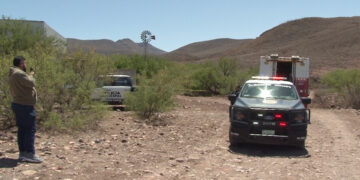 Localizan cuerpo en descomposición dentro de un pozo rumbo a Cuauhtémoc