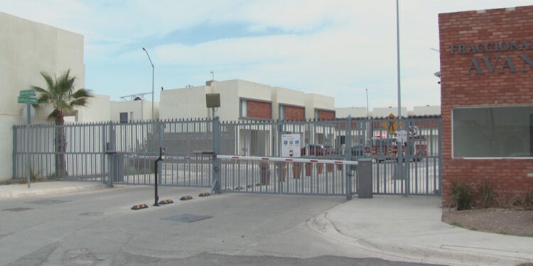 Colapsa cimbra en construcción en el norte de la ciudad