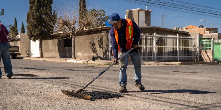 Conoce en qué zonas repararán baches este martes 15 de abril