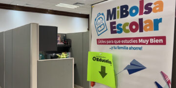 Invitan a escuelas de nivel medio superior a solicitar mochilas con útiles escolares