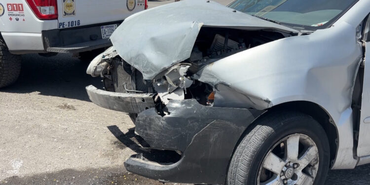 Accidente vehicular en la estación de bomberos norte de la ciudad