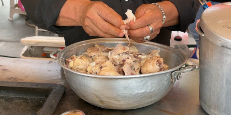 Creyentes conmemoran el Viernes Santo con ayuno de carne