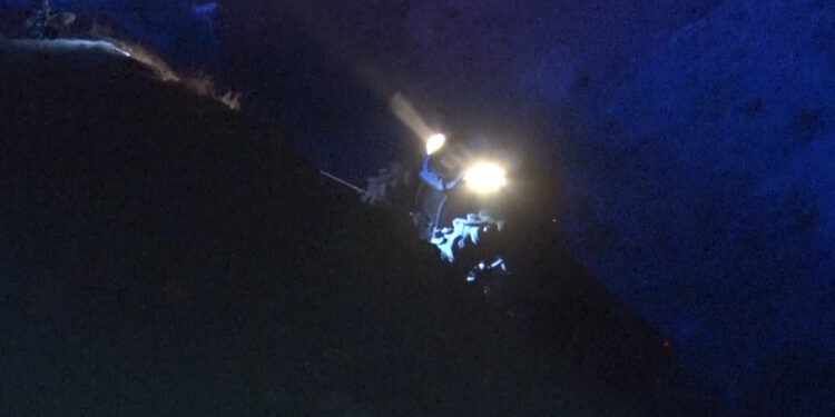 Caen dos menores a bordo de cuatrimoto a canal en Delicias