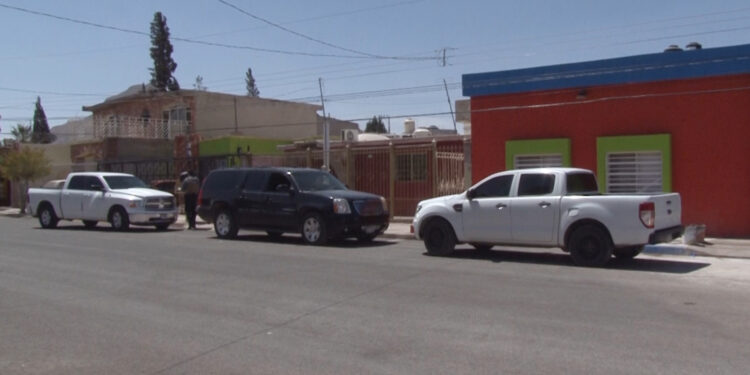 Aseguran camioneta con reporte de robo en la colonia Dale