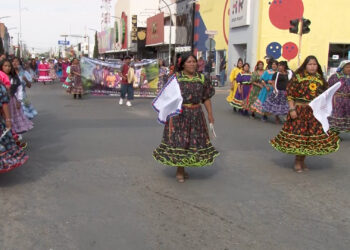 Desfile cultural sorprende en Cuauhtémoc