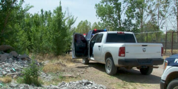 Hallan cuerpo sin vida en lote baldío en Cuauhtémoc