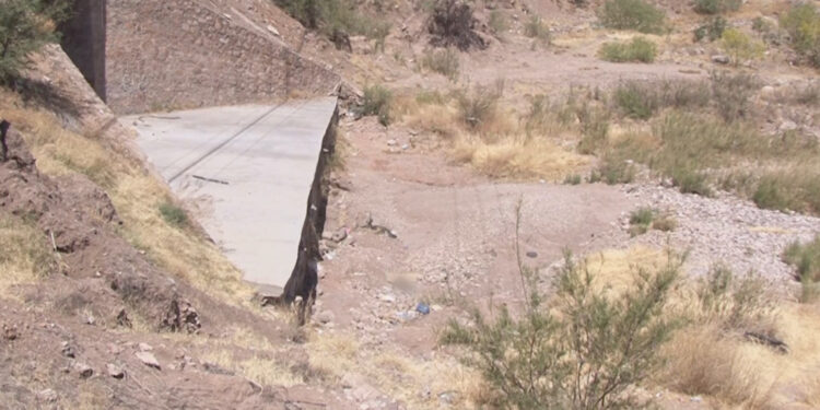 Hallan cuerpo en estado de descomposición en arroyo El Nogal