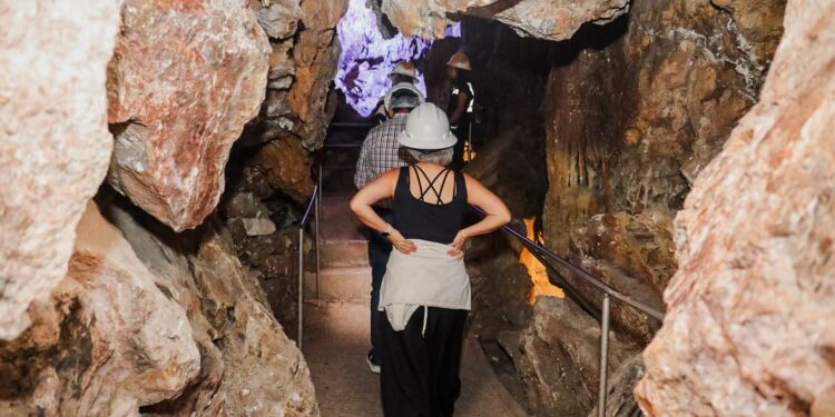 Invitan a conocer las Grutas de Nombre de Dios durante Semana Santa