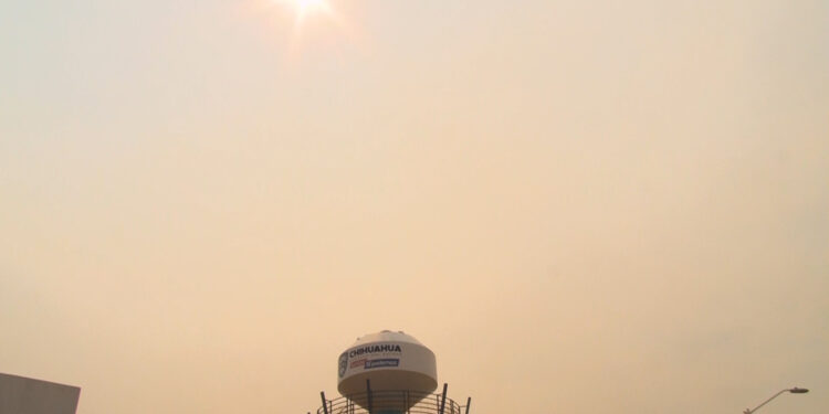 Humo de incendios en Guerrero y Ocampo llega a la capital