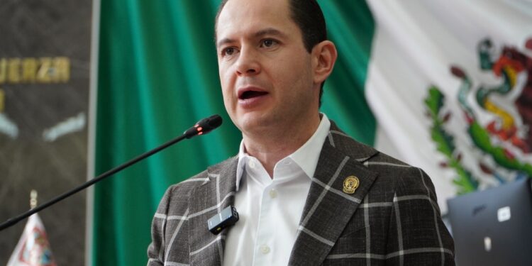 Diputado del PRI va por la certificación de servicios turísticos