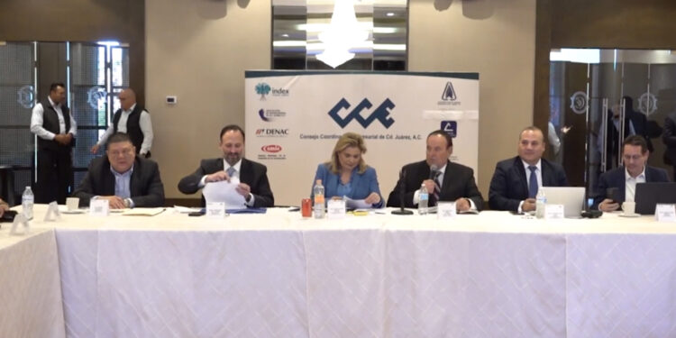 Se reunió Maru Campos con empresarios en Juárez