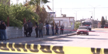 Hombre es atacado a balazos por sujetos en motocicleta en la colonia Minerales