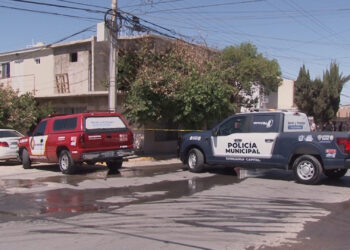 Mujer sufre quemaduras en incendio de vivienda