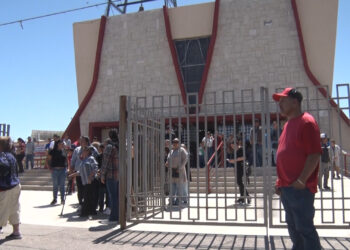 Dan último adiós a Edna y Julián en Delicias