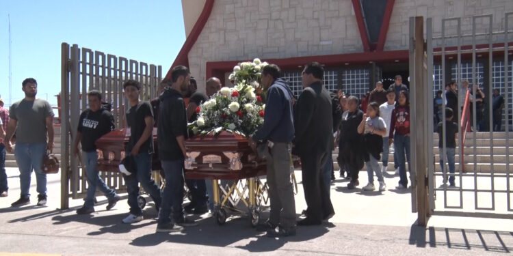 Dan último adiós a Edna y Julián en Delicias