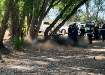 Encuentran dos motociclistas sin vida en Aldama