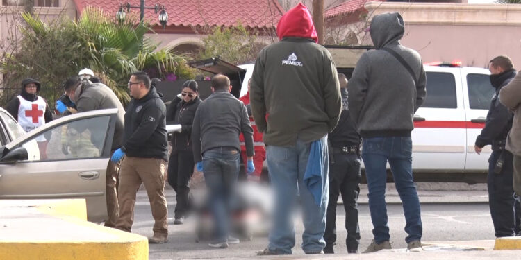 Conductor acusado de ir jugando carreras deja a dos personas sin vida en accidente vial