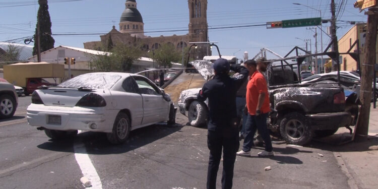 Choque múltiple en la avenida 20 de Noviembre deja dos lesionados