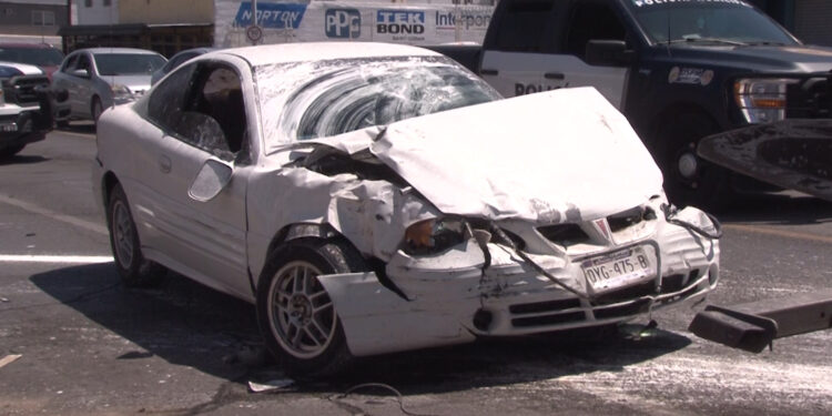 Choque múltiple en la avenida 20 de Noviembre deja dos lesionados