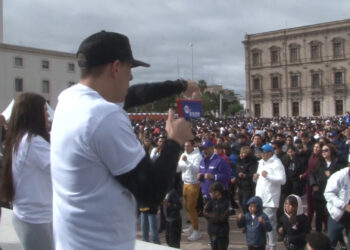 Participan miles de chihuahuenses en clase de boxeo masiva