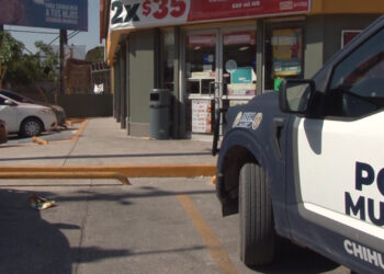 Asaltan tienda de conveniencia en Chihuahua