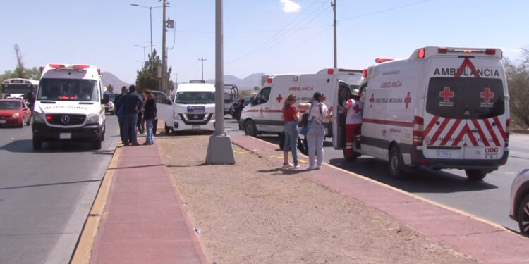 Cuatro heridos tras choque en vialidad Sacramento