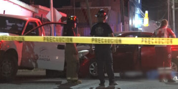 Muere por paro cardíaco a bordo de su auto en Delicias