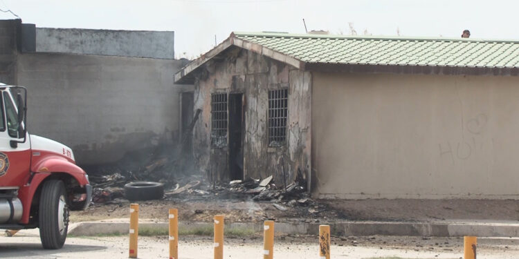 Incendio consume vivienda en Paseos Camino Real