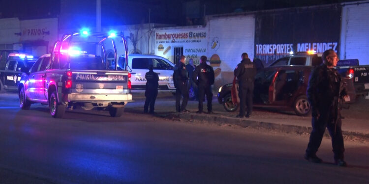 Detienen a conductor tras persecución en Delicias