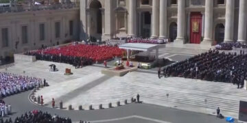 Se reúnen cientos de miles en funeral del Papa