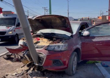 Choque e incendio en la Heroico Colegio Militar deja dos lesionadas