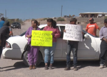 Cierran paso a camiones de basura en Delicias