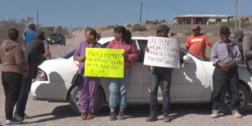 Cierran paso a camiones de basura en Delicias